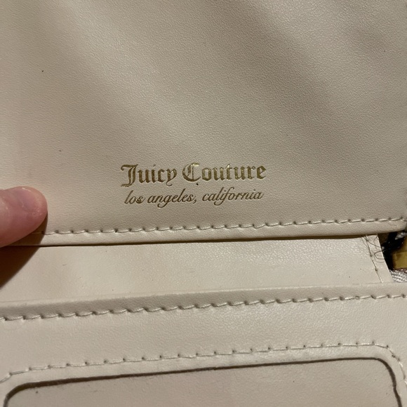 Juicy Couture Blush Pink Wallet with Heart Charm - Picture 4 of 4